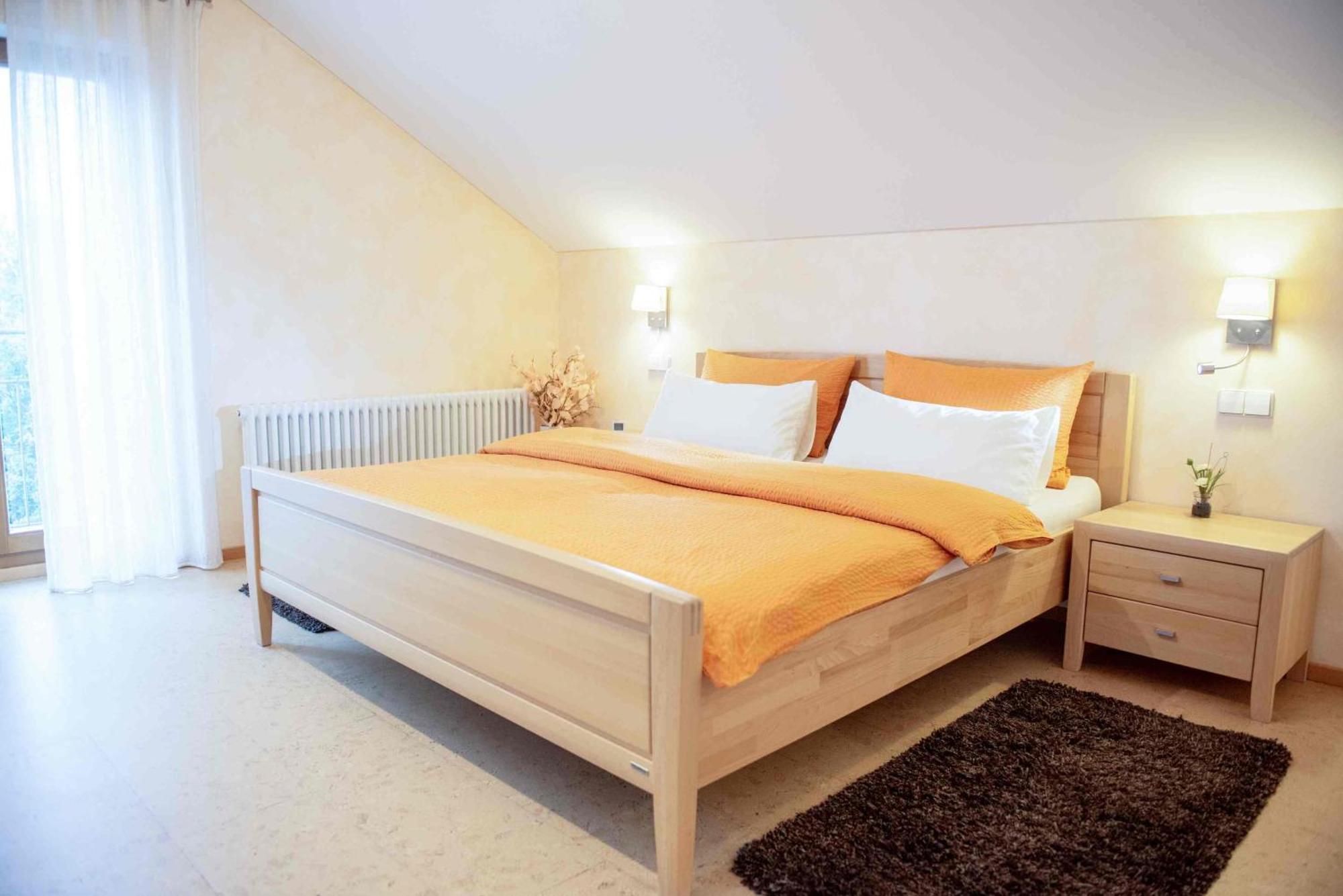 Gaestehaus Am Fuerstweg Heuchelheim-Klingen Bagian luar foto